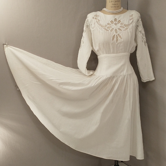 Vintage Dresses & Skirts - Vintage Nancy Johnson White Dress Circle Skirt Wide Waist Lace Detail Pockets